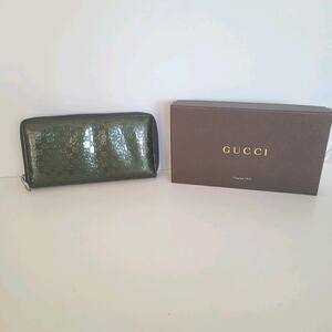 Gucci GG Logo Wallet Zip Around Monogram Green Patent Leather Large Accordio Box